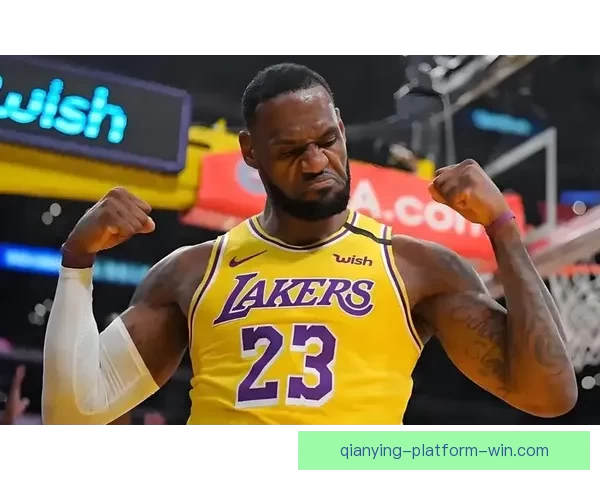 詹姆斯单场48分77次扣篮刷新多项纪录 高效表现成为球队第三进攻核心